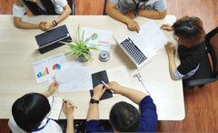 Văn phòng, phòng họp, họp nhóm, làm vệc nhóm teamwork - Klas_lu