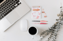 Bàn, bàn học, bàn làm việc, dụng cụ, máy tính, sách vở, laptop - annmariephotography