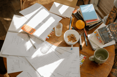 Bàn học, bàn làm việc, desk, table, sách, book - cottonbro