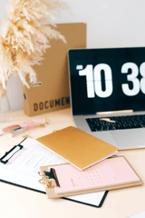 Văn phòng, office, bàn làm việc, bàn, desk, tài liệu, folder, laptop, máy tính - Leeloo The First