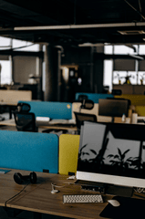 Văn phòng, office, bàn làm việc, bàn, desk, tài liệu, folder, laptop, máy tính - Mikhail Nilov 1