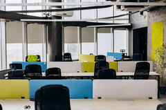 Văn phòng, office, bàn làm việc, bàn, desk, tài liệu, folder, laptop, máy tính - Mikhail Nilov 2
