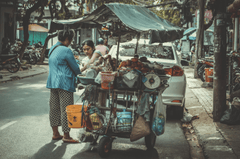 Xe đẩy hàng, vendor cart, Vietnam, Việt Nam, người bán hàng rong, street vendor - Loifotos