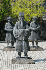 Lăng tẩm Huế, Hue royal tombs, tượng lính, soldier statues, tượng quan, mandarin statues - Pavithra Selvam
