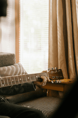 Guitar, đàn guitar, đàn ghi ta, nhạc cụ, instrument, âm nhạc, music, giải trí, entertainment - cottonbro studio