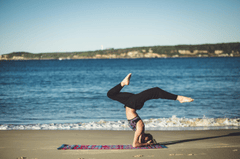 Yoga, thiền, nature, thiên nhiên, biển, beach, peace, bình yên, woman, phụ nữ, balance, thăng bằng - Pexels