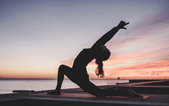 Yoga, thiền, nature, thiên nhiên, lake, hồ nước, peace, bình yên, woman, phụ nữ, balance, thăng bằng- Derekpics