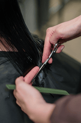 Cắt tóc, haircut, hair salon, tiệm tóc, chairstylist, thợ làm tóc, scissors, kéo cắt - cottonbro studio