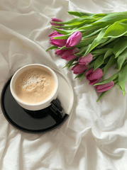 Coffee, cà phê, glass mug, cốc thủy tinh, book, sách, hoa tulip, bed, giường - Aesthetics Life