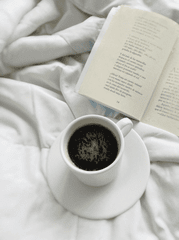 Coffee, cà phê, glass mug, cốc thủy tinh, book, sách, bed, giường - Melanie