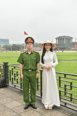 Công an, soldier,  couple , cặp đôi, áo dài vietnamese dress, lăng bác, mausoleum, cờ đỏ, flag- Felix Young 2