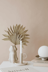 Lá cọ khô, dried palm, ceramic vase, lọ gốm, đèn cầy, đèn, lamp, home decor, trang trí, minimalism, tối giản - Kaboompics.com
