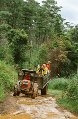 Máy kéo, tractor, đường mòn, trail, rừng, forest, thiên nhiên, nature, ngoài trời, outdoor, du lịch, travel - Vietnam Tri Duong Photographer