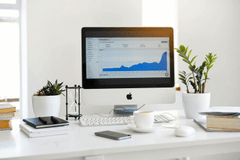 Văn phòng, office, bàn làm việc, phòng làm việc, bàn, desk, tài liệu, folder, laptop, máy tính - Serpstat