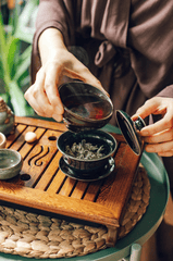 Ấm trà, tea pot, tea cups, tách trà, tea ceremony, trà đạo, wooden table, bàn gỗ, loose tea, trà khô - Roman Odintsov 3