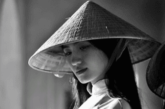 Cô gái, con gái, thiếu nữ, girl, Việt Nam, áo dài, truyền thống, nón lá, trắng đen, traditional - Trưởng Bản Review