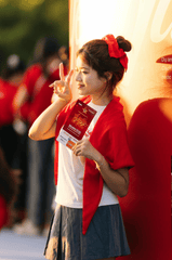 Lễ hội, 2/9, sự kiện, cờ việt nam, vietnam flag, happy crowd, đám đông vui, nữ chiến sĩ,  national pride, niềm tự hào -  VIVIVUVU