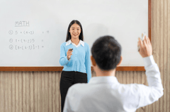 Giáo viên,cô giáo, nhà giáo Việt Nam, học trò, dạy học, lớp học, teacher, female teacher, Vietnamese educator, student, teaching, class - Aley 4