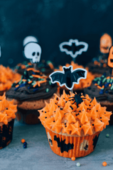 Bánh kem, bánh ngọt, trang trí halloween, lễ hội hóa trang, cakes, pastries, Halloween decorations, masquerade parties,  - J.Fin