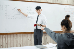 Giáo viên, thầy giáo, nhà giáo Việt Nam, học trò, dạy học, lớp học, teacher, male teacher, Vietnamese educator, student, teaching, class - Aley 3