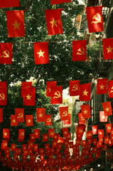 Lá cờ Việt nam, flag, Hà Nội, khung cảnh Việt, góc hẻm Hà Nội, Hanoi streets, alley corner, Việt Nam - Thuan Pham 11