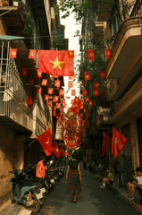 Lá cờ Việt nam, flag, Hà Nội, khung cảnh Việt, góc hẻm Hà Nội, Hanoi streets, alley corner, Việt Nam - Thuan Pham 9