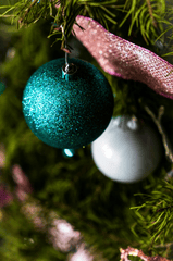 Trái châu, cây thông, trang trí, không khí giáng sinh, christmas balls, christmas tree, decoration, christmas atmosphere - Becerra Govea Photo