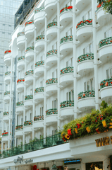 Khách sạn, ban công, tòa nhà, cờ đỏ, quốc kỳ, hotel, balcony, building, flag, national flag- HONG SON