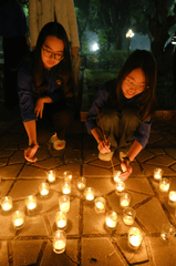 Tình nguyện viên,thắp hương, đốt nến, volunteers, light incense, burn candles- HONG SON 5