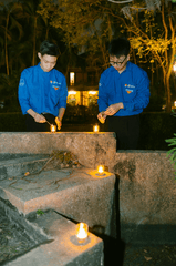 Tình nguyện viên,thắp hương, đốt nến, volunteers, light incense, burn candles- HONG SON 8
