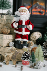 Ông già noel, hộp quà, nến, giáng sinh, cây thông, ông già, pine tree, noel, christmas- Laura James