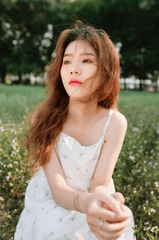 Con gái, girl, gương, đồng cỏ, ngoại cảnh, Việt Nam - Huy Nguyễn