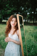 Con gái, girl, gương, đồng cỏ, ngoại cảnh, Việt Nam - Huy Nguyễn 10