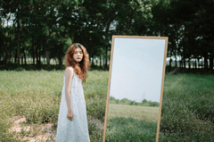 Con gái, girl, gương, đồng cỏ, ngoại cảnh, Việt Nam - Huy Nguyễn 6