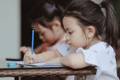 Bé gái, viết bài, học tập, giáo dục, girl, writing, studying, education - Sunvani Hoàng 3