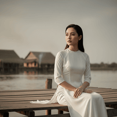 Cô gái xinh đẹp - dịu dàng, quyến rũ - đôi mắt u sầu - mặc áo bà...