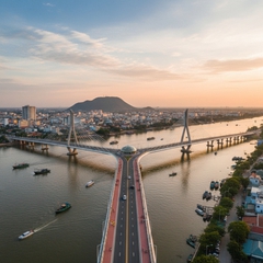 thiết kết một cây cầu ba hướng bắt qua tại 3 ngã sông của...