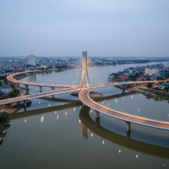 thiết kết một cây cầu ba hướng bắt qua ngã ba sông của thành...