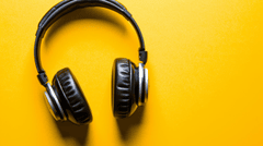 Tai nghe, tai phone, ly nước, màu vàng, Headphones, earphones, glasses of water, yellow