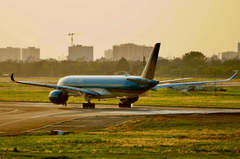 Máy bay, sân bay, đường bay, trời, airplane, airport, flight path, sky - Tuan Vy
