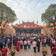 Đình làng Đồng Vân vào ngày rằm tháng Giêng, người dân tề...