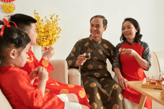 Gia đình, chúc tết, lì xì ngày tết, không khí tết, Family, Family, New Year greetings, New Year lucky money, the New Year atmosphere ew Year greetings, new Year lucky money, the New Year atmosphere - dragonimages 1