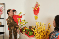 Gia đình, đón tết, không khí tết, trang trí tết, áo dài, truyền thống, family, celebrating Tet, decor Tet, Tet atmosphere, ao dai, tradition - dragonimages 2