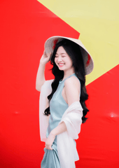 Con gái, girl, lá cờ Viêt Nam, nón lá, truyền thống, tết, xuân, spring, Việt Nam, Hà Nội, Phố cổ - Quí Nguyễn 20