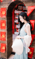Con gái, girl, lá cờ Viêt Nam, nón lá, truyền thống, tết, xuân, spring, Việt Nam, Hà Nội, Phố cổ - Quí Nguyễn 1