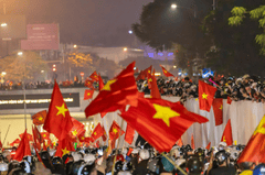 Đi bão, lá cờ Việt Nam, lá cờ, cờ đỏ sao vàng, flag, truyền thống, văn hóa, Việt Nam - Hồng Quang Official 3 12