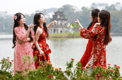 Áo dài, áo dài Việt Nam, văn hóa, con gái, girl, truyền thống, tết, xuân, spring, Việt Nam, Hà Nội, Hồ Gươm - Hồng Quang Official 1