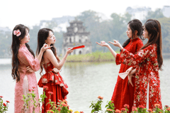 Áo dài, áo dài Việt Nam, văn hóa, con gái, girl, truyền thống, tết, xuân, spring, Việt Nam, Hà Nội, Hồ Gươm - Hồng Quang Official