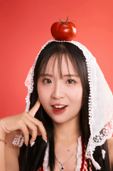 Con gái, girl, chân dung, studio, chụp ảnh studio, cà chua, tomato, Việt Nam - Khánh LP 3
