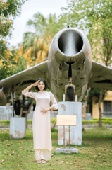Áo dài, con gái, girl, Thành phố Hồ Chí Minh, cờ đỏ sao vàng, flag, Việt Nam - Trịnh Quân